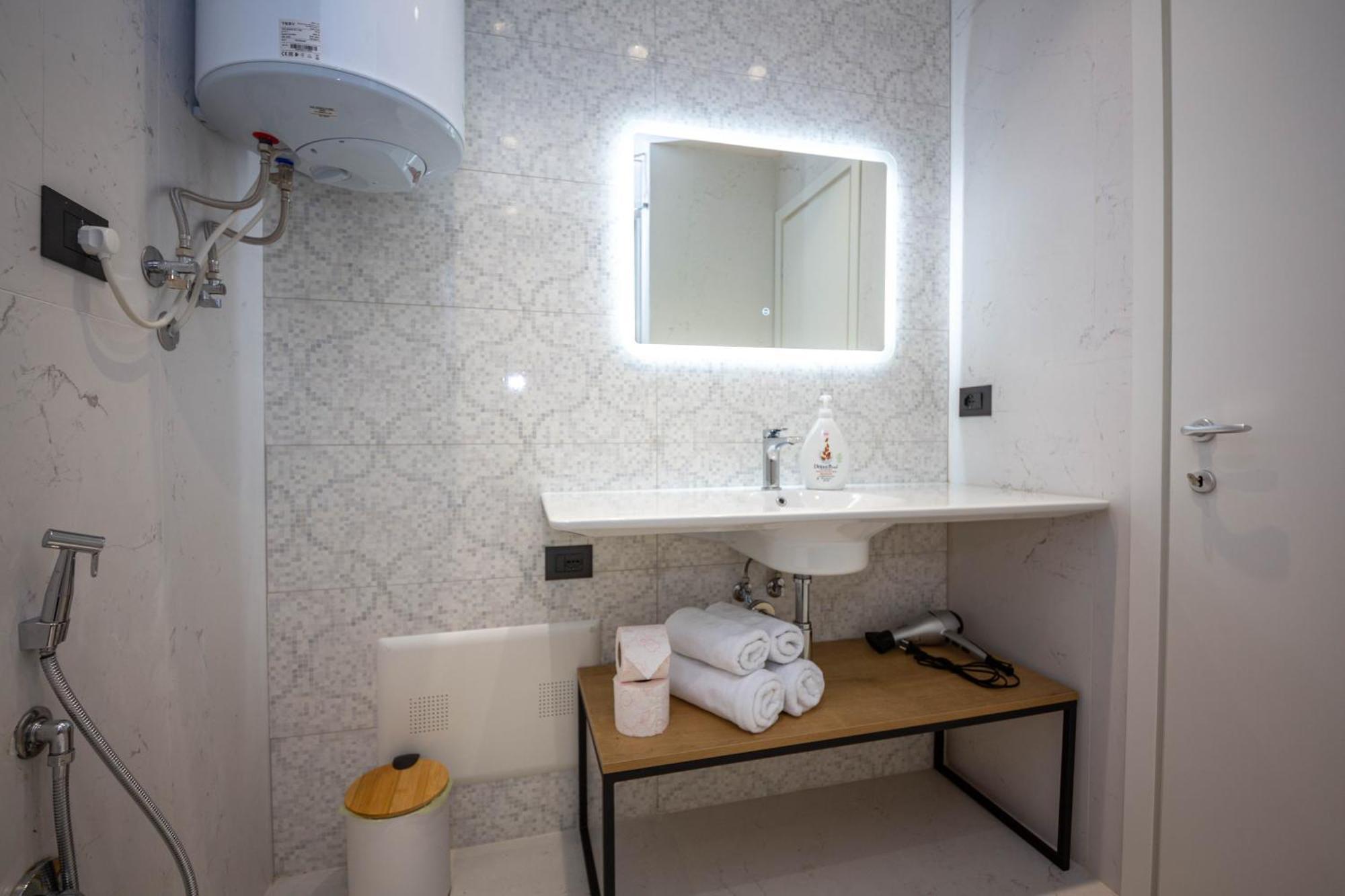 Blloku Unique Apartments 2 Τίρανα Δωμάτιο φωτογραφία